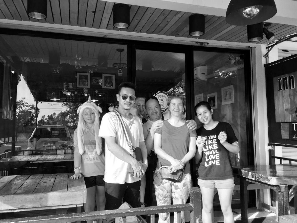 You In House Urt Surathani Airport Surat Thani Bagian luar foto